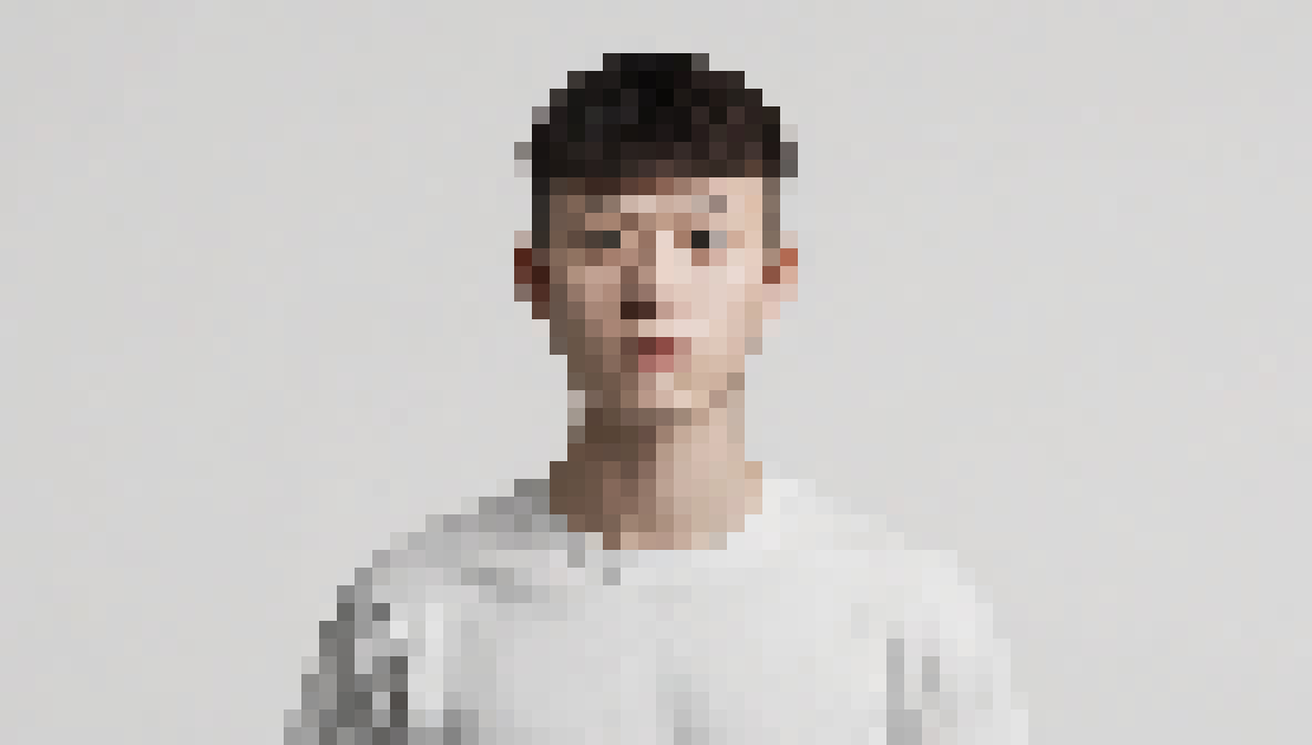 Exemple de photo transformée en sprite pixel art 8-bit rétro